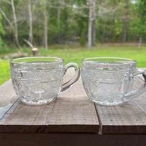 Cute vintage 2 cup set